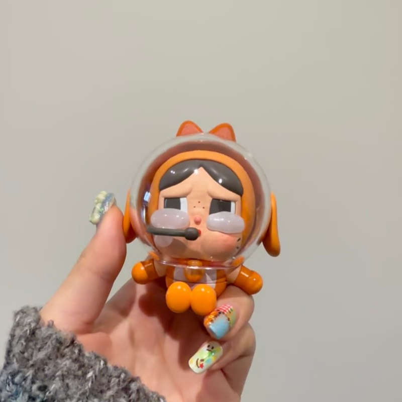 Genuine Popmart Crybaby Space  – Model Kit Figures recenzja i cena