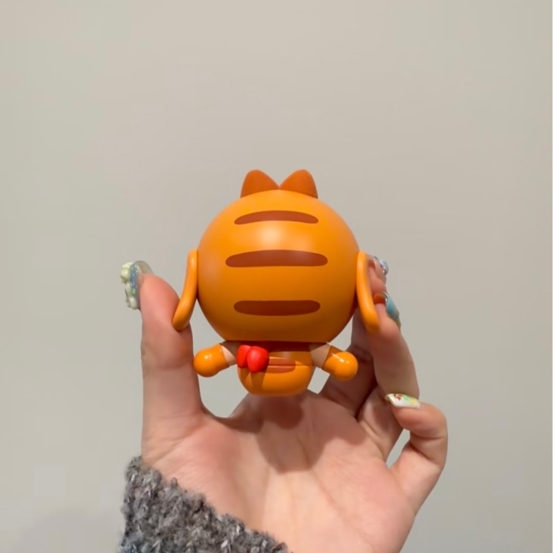 Genuine Popmart Crybaby Space  – Model Kit Figures recenzja i cena